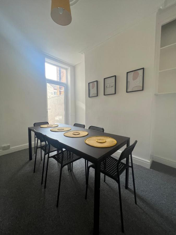 Вилла Large 3 Bed - 10 Mins To Centre Ливерпуль Экстерьер фото
